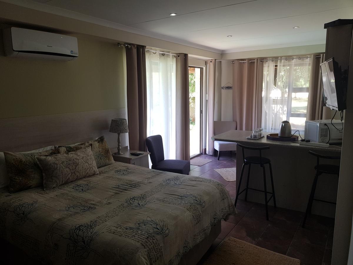 12 On Vaal Drive Guesthouse Вандербейлпарк Екстериор снимка