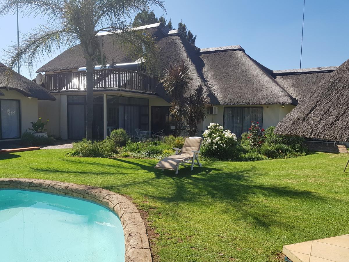 12 On Vaal Drive Guesthouse Вандербейлпарк Екстериор снимка