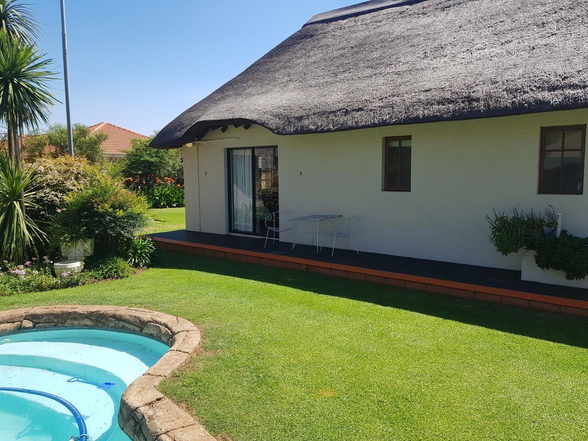 12 On Vaal Drive Guesthouse Вандербейлпарк Екстериор снимка