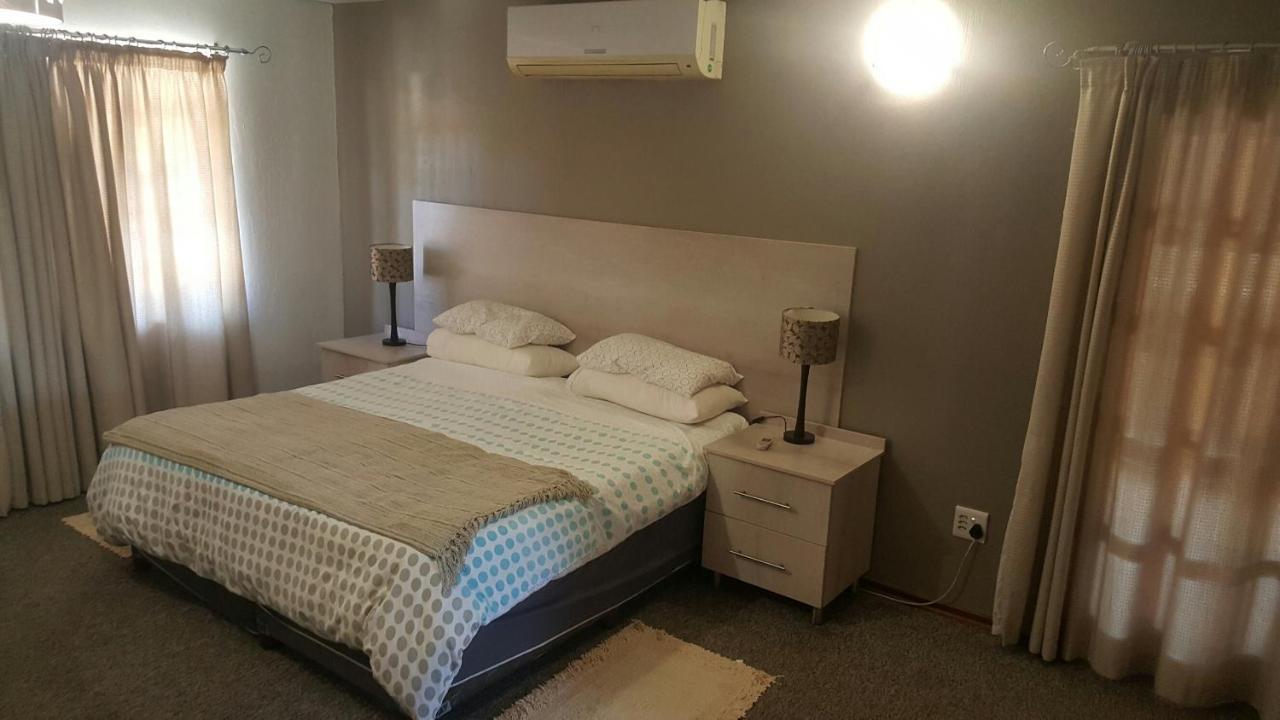 12 On Vaal Drive Guesthouse Вандербейлпарк Екстериор снимка